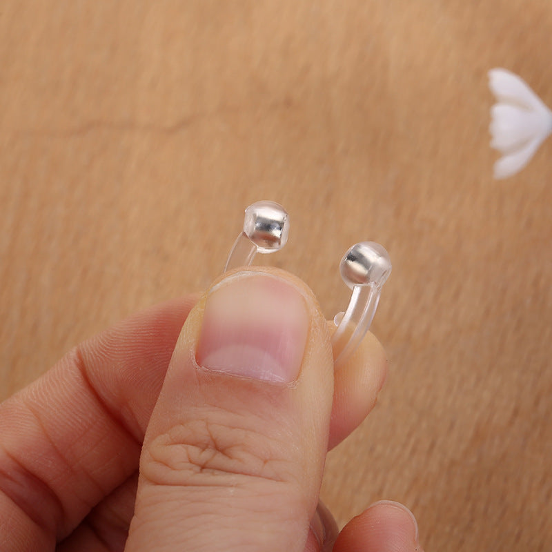 🎁 عرض خاص: اشترِ واحدًا واحصل على اثنين مجانًا! عرض لفترة محدودة - نوم أفضل لك ولعائلتك.مشبك أنف مغناطيسي سيليكوني مضاد للشخير - يساعد على النوم - يوقف الشخير، ويسهل التنفس، ويحمي من انقطاع النفس النومي، وجهاز ليلي مع حافظة (للرجال والنساء)